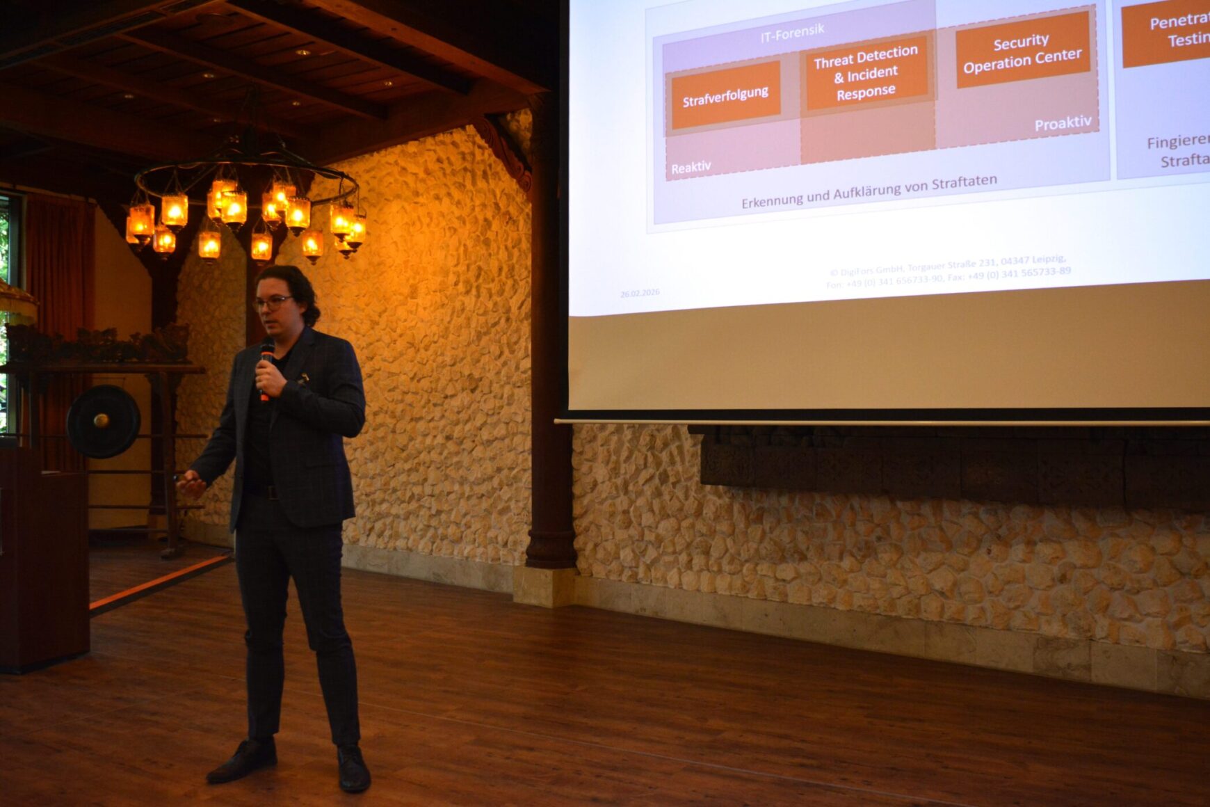 2. Fachtagung „Cyber-Angriff“ im Zoo Leipzig 1 2. Fachtagung „Cyber-Angriff“ im Zoo Leipzig Fachtagung Cyber-Angriff,Threat Hunting